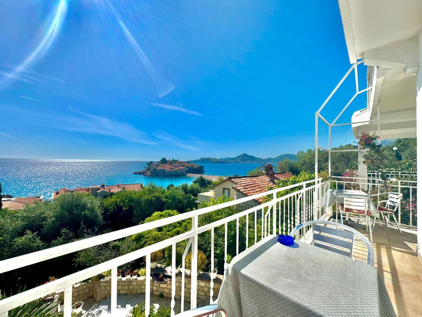 Sun Rose Apartments Sveti Stefan Extérieur photo